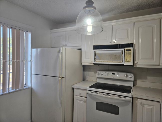 APT-202 - 8620 N Sherman Cir, Condo with 2 bedrooms, 2 bathrooms and null parking in Miramar FL | Image 4