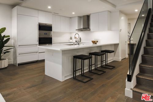 apt-106-411 S Hamel Rd, Los Angeles, CA, 90048-1630 | Card Image