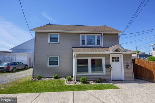 212 Cherry St, EPHRATA, PA, 17522-2202 | Card Image