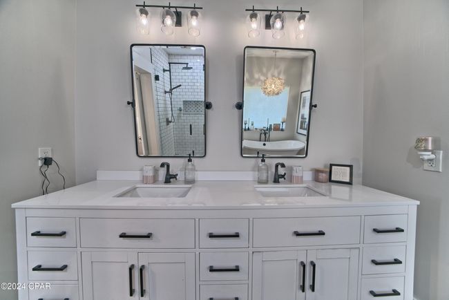 700 E 2 Nd St, House other with 4 bedrooms, 4 bathrooms and null parking in Lynn Haven FL | Image 39