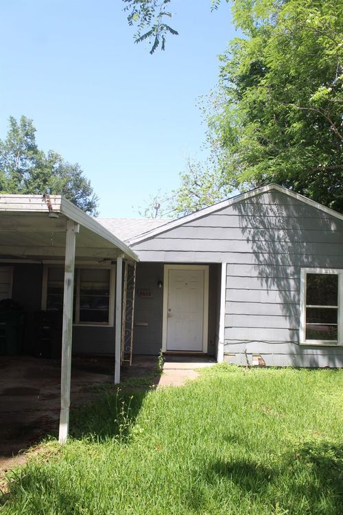 4813 Angleton St, Houston, TX, 77033-3819 | Card Image