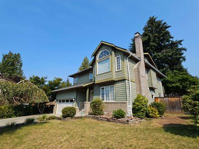 2547 Montrose Way, House other with 4 bedrooms, 3 bathrooms and 6 parking in Squamish BC | Image 2