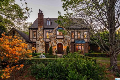 2765 Smyer Cir, Vestavia Hills, AL, 35216-1024 | Card Image