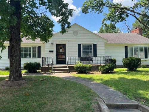 710 Bridge St, Sweet Springs, MO, 65351-1400 | Card Image
