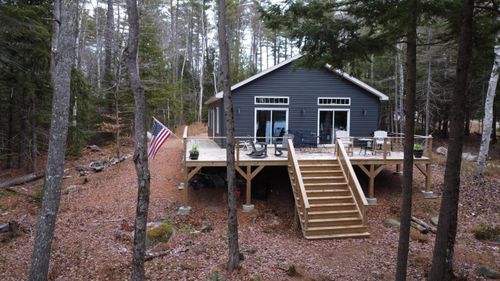 327 White Point Estates Road, Lincoln, ME, 04457 | Card Image