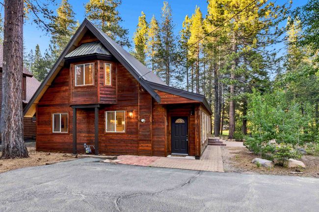 14010 Skiview Loop, House other with 3 bedrooms, 2 bathrooms and null parking in Truckee CA | Image 6