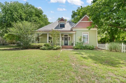 320 E Franklin St, Hillsboro, TX, 76645-2142 | Card Image