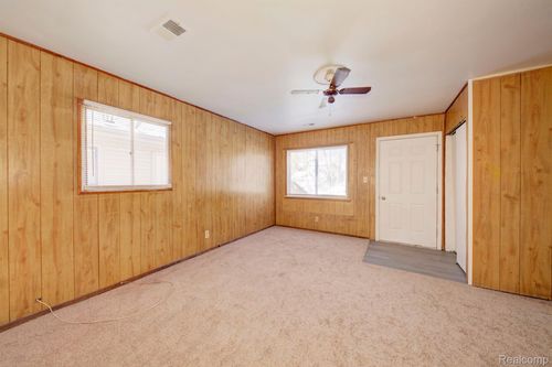 15907 Knight, Redford, MI, 48239-3605 | Card Image