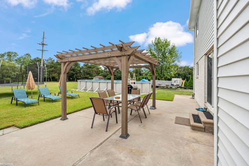 46459 Prince Dr, Chesterfield, MI, 48051-3227 | Card Image