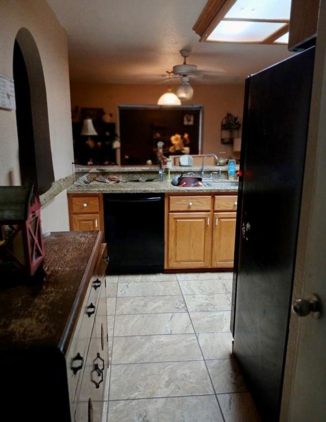 903 Happy Holw, House other with 3 bedrooms, 2 bathrooms and 1 parking in Sweeny TX | Image 5