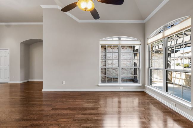Open-concept floor plan with tons of natural light | Image 23