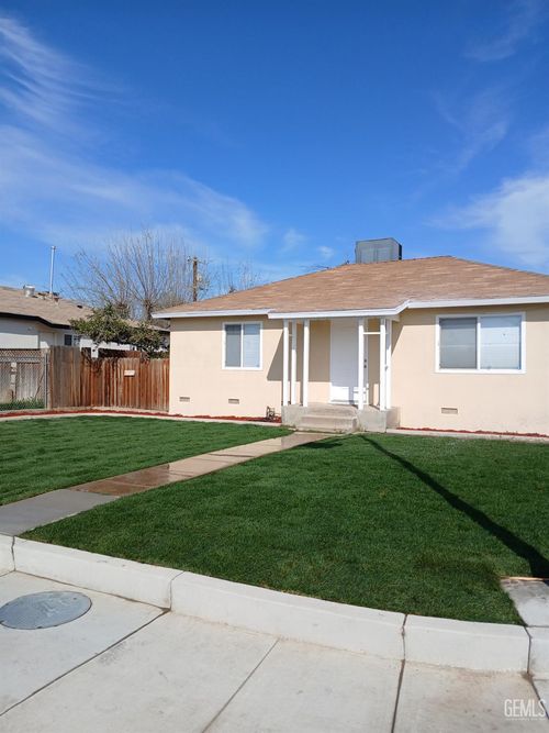 436 E Fairview Rd, Bakersfield, CA, 93307-5323 | Card Image