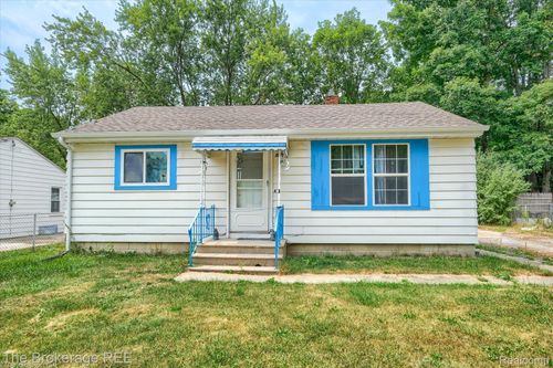 3105 Raywood St, Flint, MI, 48504-1818 | Card Image