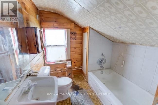 4071 Hwy 35 Highway, House other with 4 bedrooms, 2 bathrooms and 6 parking in Kawartha Lakes (Cameron) ON | Image 25