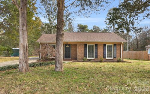 9715 Starwood Dr, Charlotte, NC, 28215-9670 | Card Image