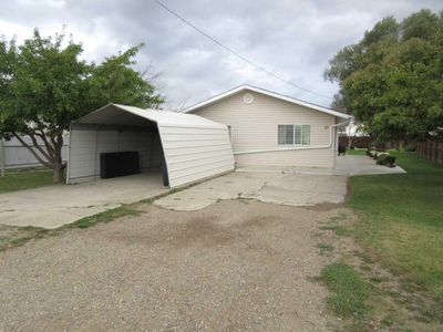 17 8 Ave W, House detached with 3 bedrooms, 1 bathrooms and 4 parking in Barnwell AB | Image 1