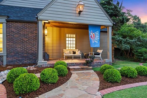 1125 Park Manor St, Nichols Hills, OK, 73116-6004 | Card Image
