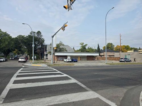2903 Centre St Nw, Calgary, AB, T2E2V9 | Card Image