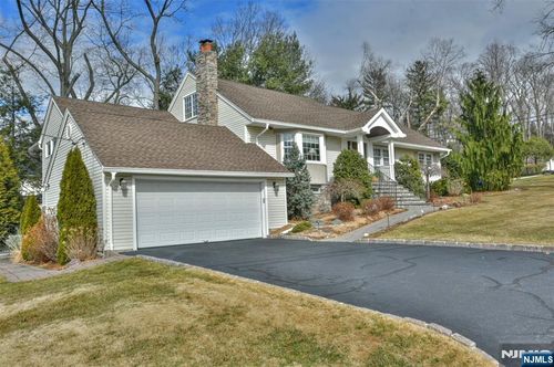 122 Colonial Rd, Emerson, NJ, 07630-1410 | Card Image