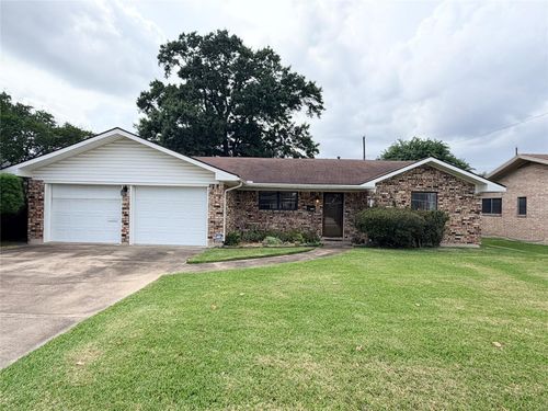 3152 Sandalwood Dr, Port Neches, TX, 77651-6020 | Card Image