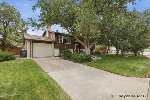 5105 Hoy Rd, Cheyenne, WY, 82009-4819 | Card Image