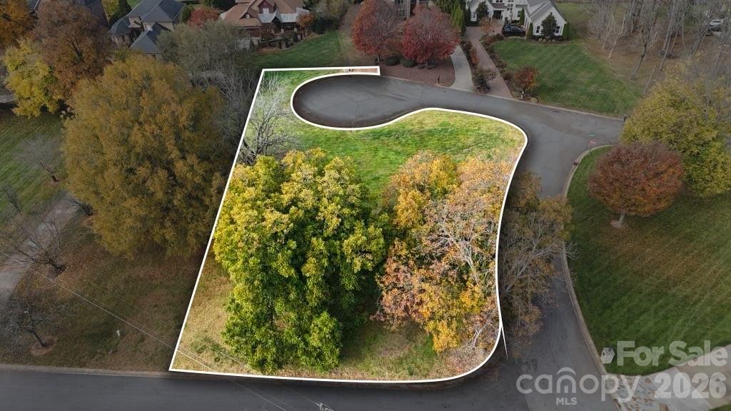 Land in Mooresville