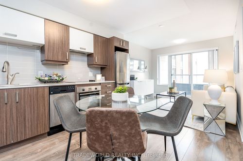 631-18 Uptown Dr, Markham, ON, L3R5M5 | Card Image