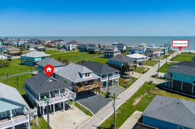 922 Seadrift Drive, House other with 3 bedrooms, 2 bathrooms and null parking in Crystal Beach TX | Image 3