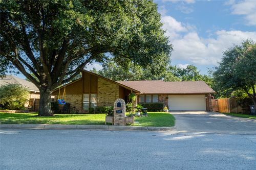 5305 Ridge Springs Ct, Arlington, TX, 76017-1256 | Card Image
