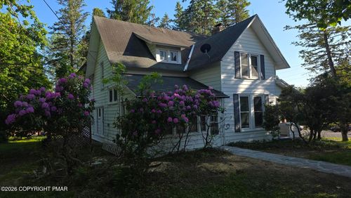 31 Knob Rd, Mount Pocono, PA, 18344-1403 | Card Image