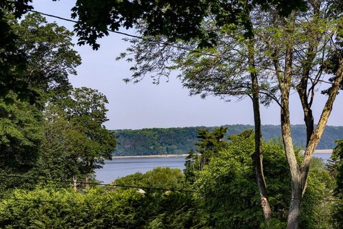 15 Rayson Ln, Dobbs Ferry, NY, 10522-2907 | Card Image