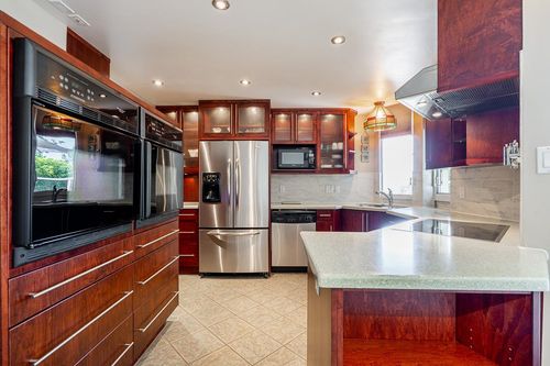 101-69 Jamieson Crt, New Westminster, BC, V3L5R3 | Card Image
