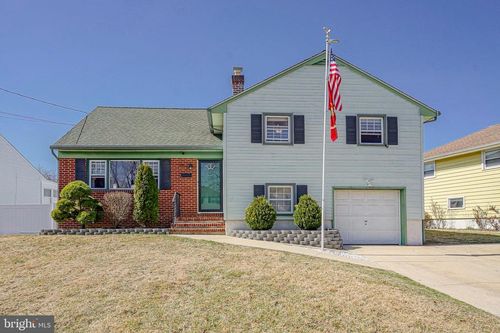 18 Summer Ave, BURLINGTON TOWNSHIP, NJ, 08016-1033 | Card Image