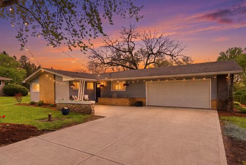 11N980 Almora Ter, Elgin, IL, 60124-4706 | Card Image