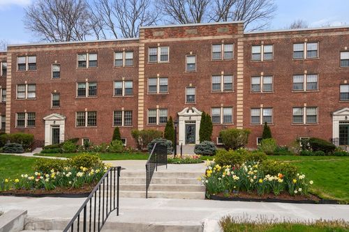 4-1500 Beacon St, Brookline, MA, 02446 | Card Image