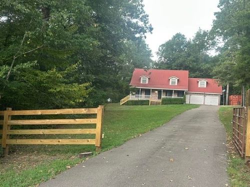 10440 State Route 100 W, Henderson, TN, 38340-8408 | Card Image