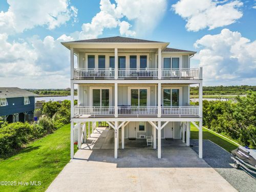 3611 Island Dr, N Topsail Beach, NC, 28460-8205 | Card Image