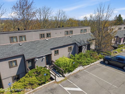129 Cross Country Ln, Tannersville, PA, 18372-7708 | Card Image