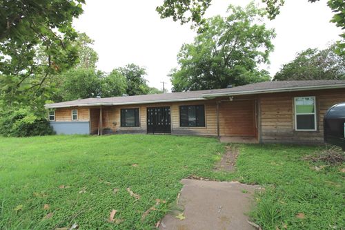 b-17 Macarthur Dr, Denison, TX, 75020-8321 | Card Image