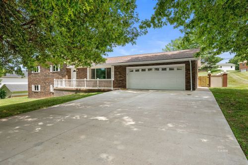76 Debbie Dr, Gallipolis, OH, 45631-8231 | Card Image