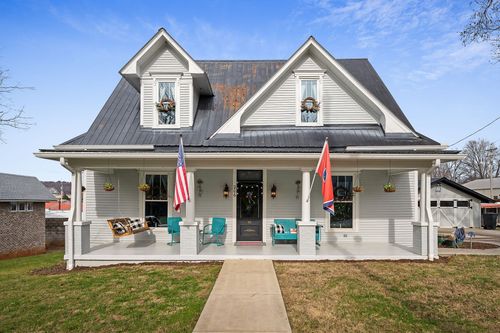 206 E Cedar St, Livingston, TN, 38570-1912 | Card Image