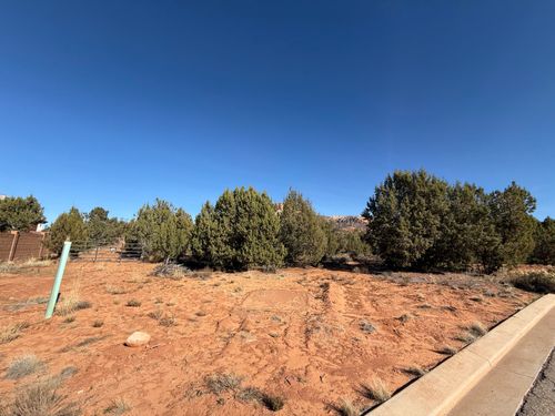 1255 E Cedar Dr, Apple Valley, UT, 84737-4880 | Card Image