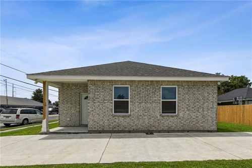 2403 Montesquieu St, Chalmette, LA, 70043-5005 | Card Image