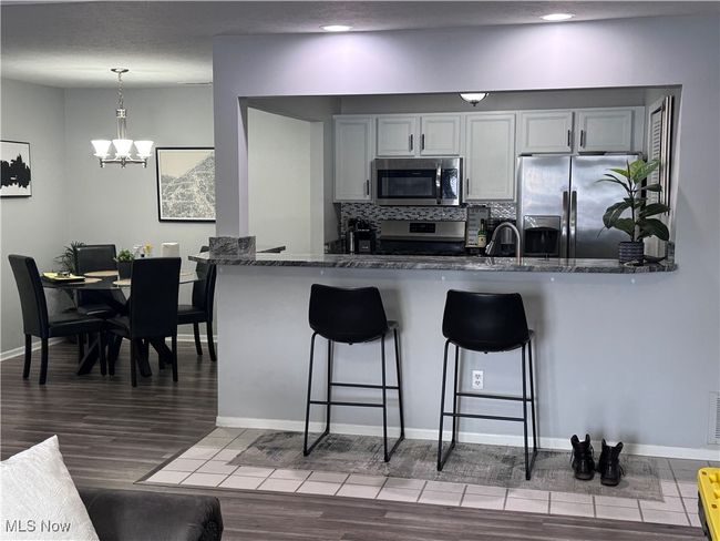 8663 Scenicview Dr, Condo with 2 bedrooms, 1 bathrooms and null parking in Broadview Heights OH | Image 10