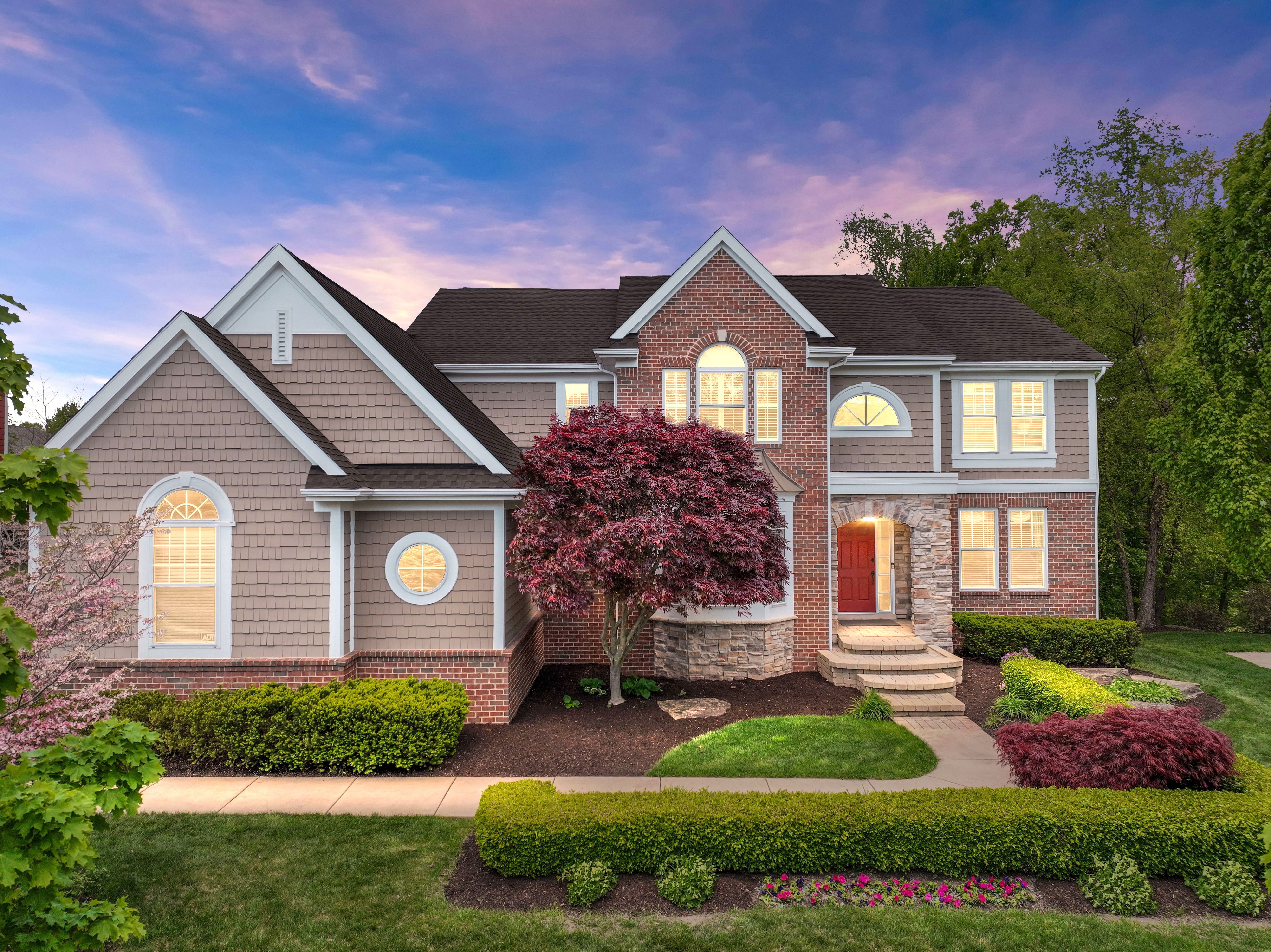 Strawberry Cir, Commerce Township, MI 48382