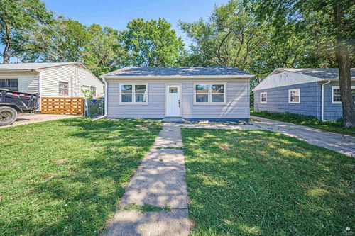 212 E 17th St, Junction City, KS, 66441-2624 | Card Image
