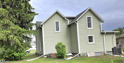 404 Worth St, Ackley, IA, 50601-1133 | Card Image
