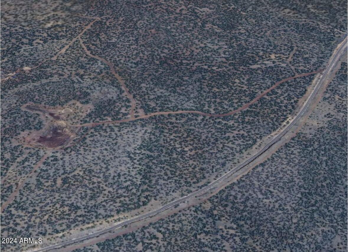Land in Seligman 4