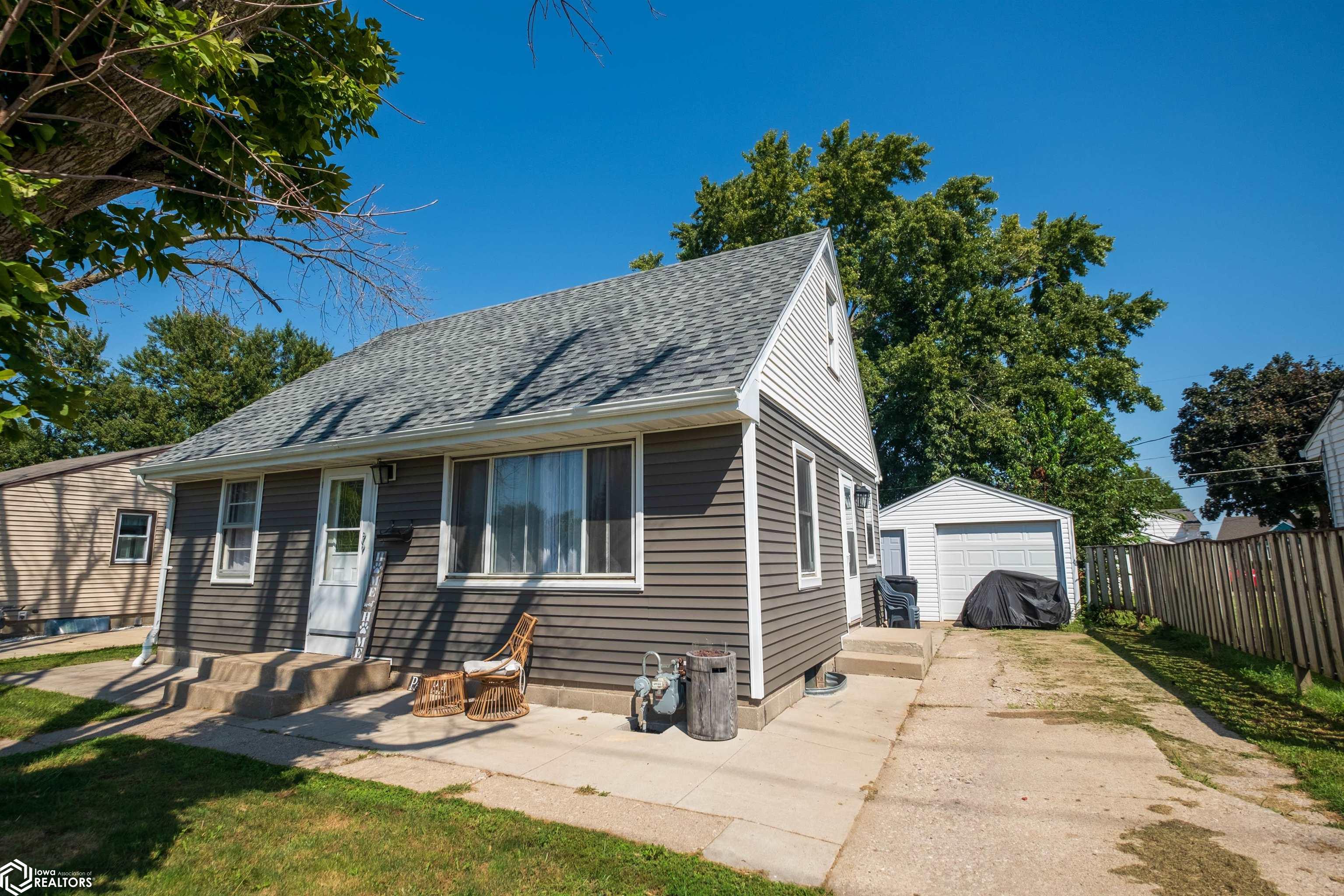 Nevada St, Marshalltown, IA 50158