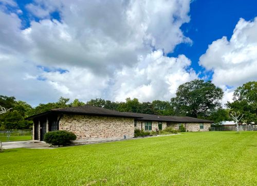 1365 Wisteria St, Bridge City, TX, 77611-2227 | Card Image